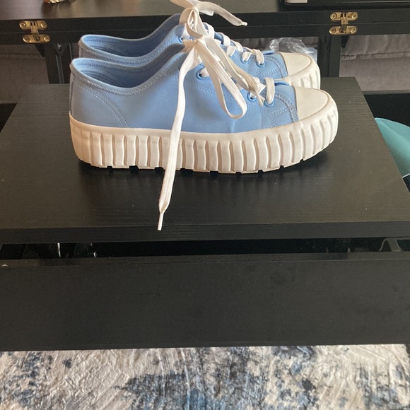 Light blue platform canvas sneakers - Picture 3 of 3
